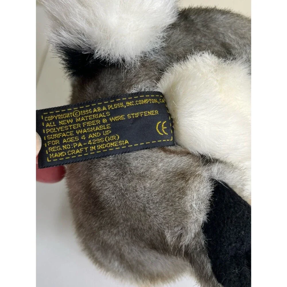 Vintage Disney Animal Kingdom Ring Tailed Lemur Plush Stuffed Animal Retired Tag
